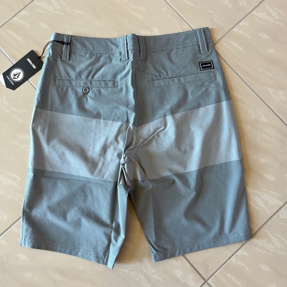 #2679 Volcom Surf & Turf SNT frickin mix 21" size 31 - Picture 2 of 7